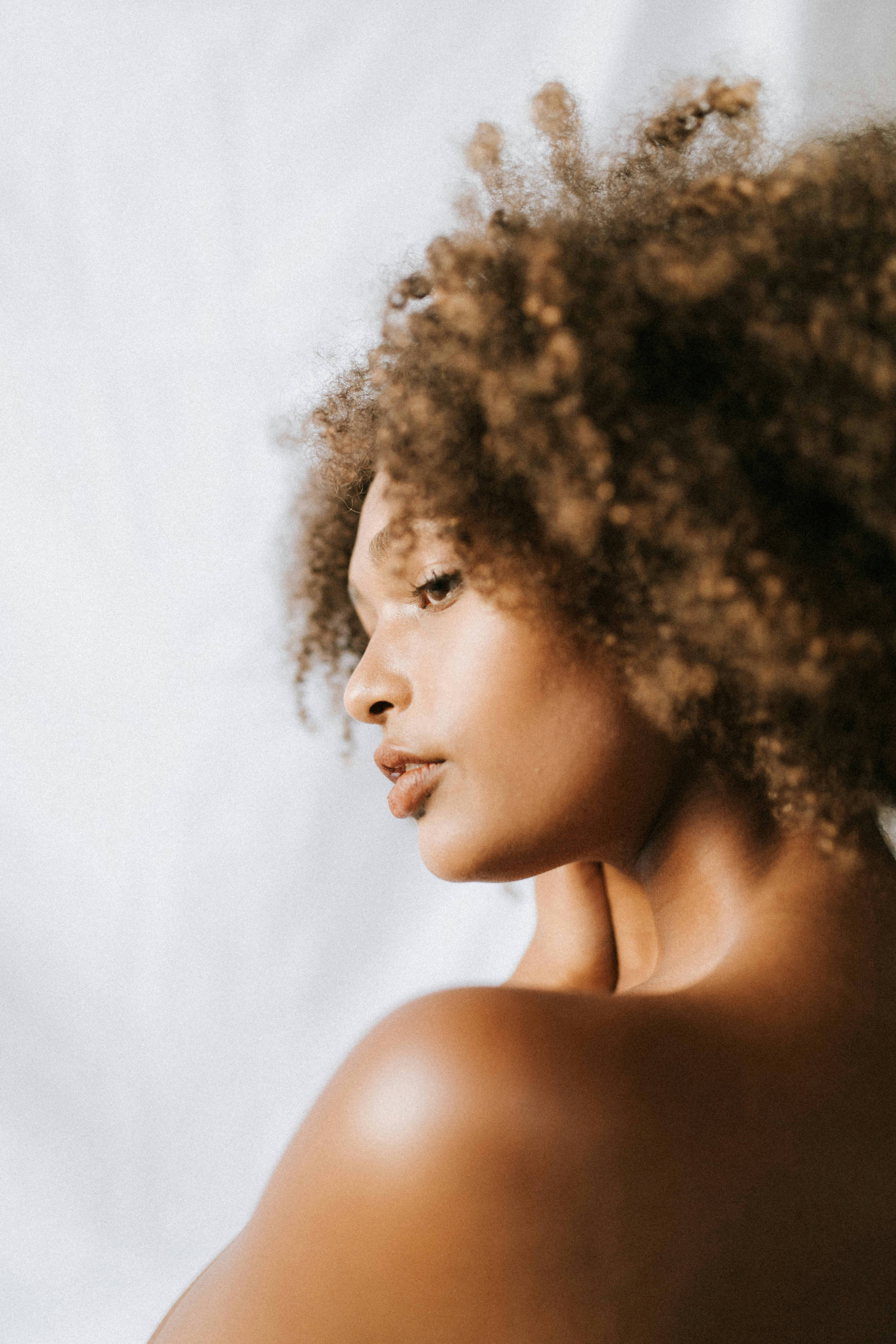Cheveux texturés pendant la période estivale